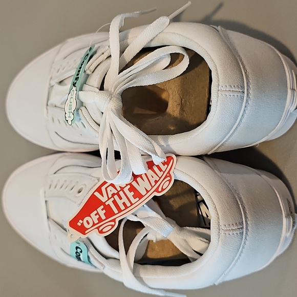 Vans Mens Size 12 Classic White Sneakers - Picture 2 of 7